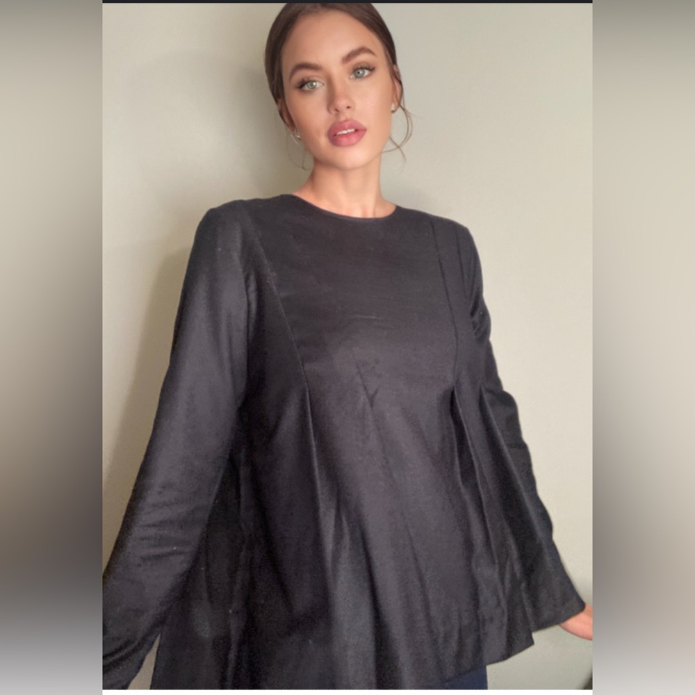 VGUC Kaelen of New York navy blue long sleeve wool blend centre back zip blouse